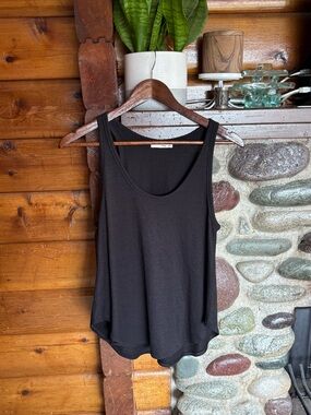 Aritzia Wilfred Free Black Relaxed Scoop Neck Tank Top Size Small